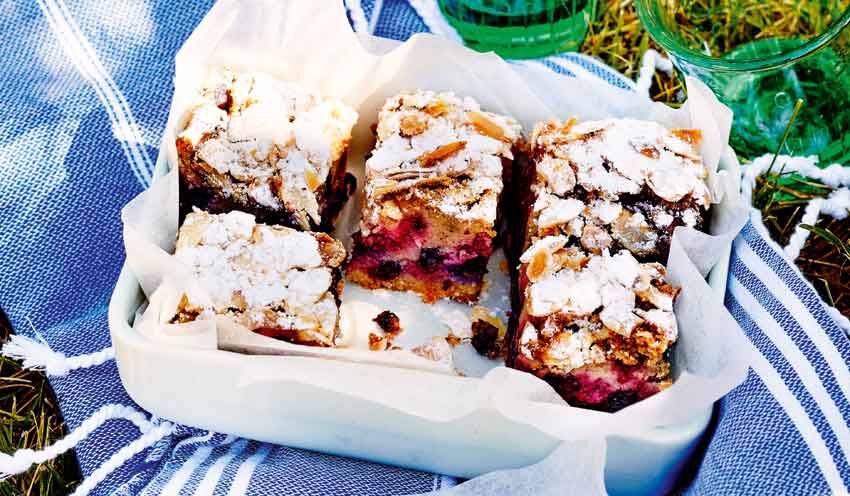 Gâteau aux amandes et fruits rouges